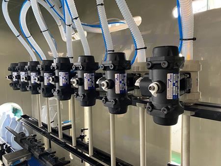 Машина для розлива коррозионных жидкостей 500 мл-5000 мл